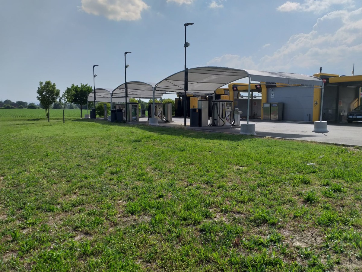 copertura autolavaggio installata a Bologna