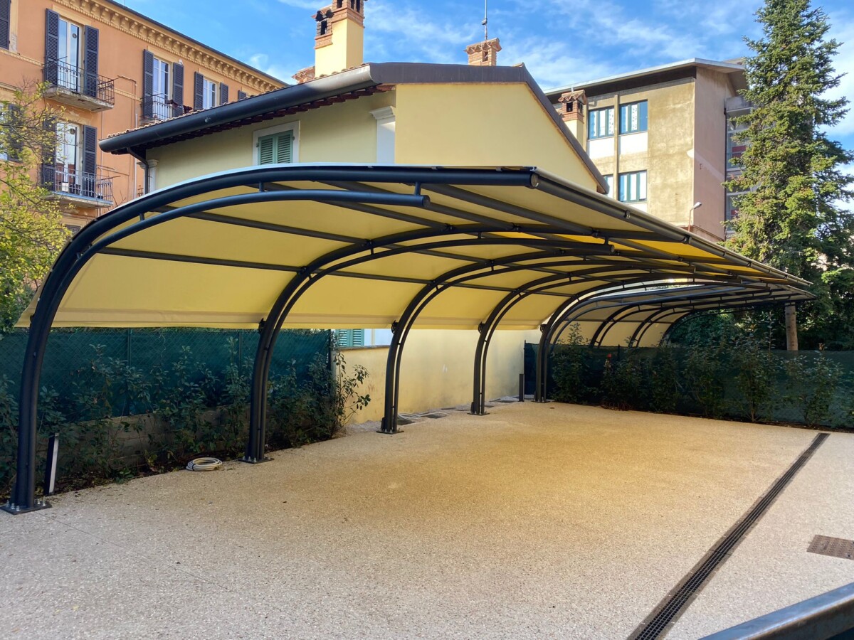 Pensilina modello IMPERMEABILE con telo colore Avorio — COMFA Tecnoservice