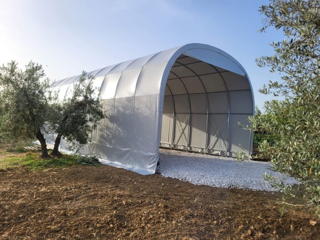 Tunnel agricolo ad arco 6x12 con picchetti h 45
