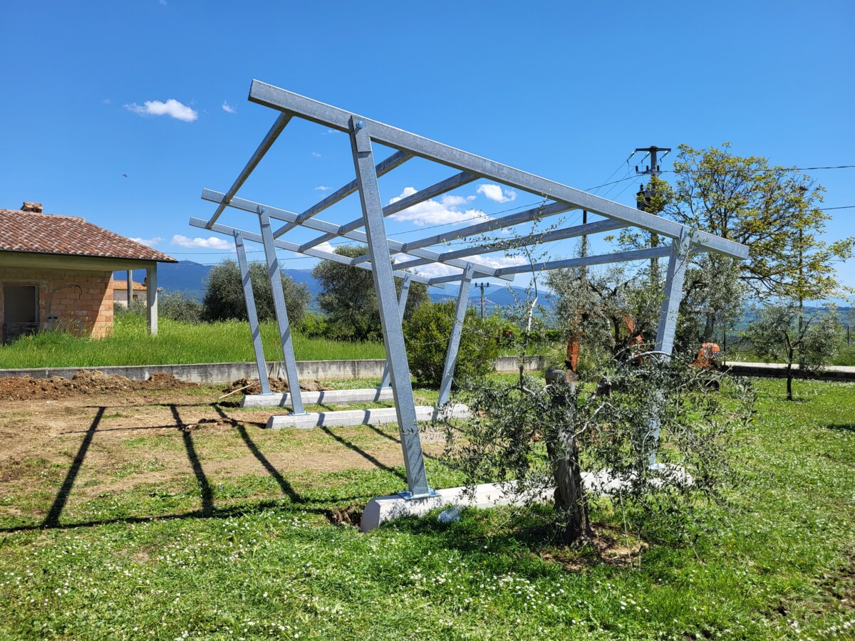 Pensilina Fotovoltaica per Auto 2 Montanti — COMFA Tecnoservice