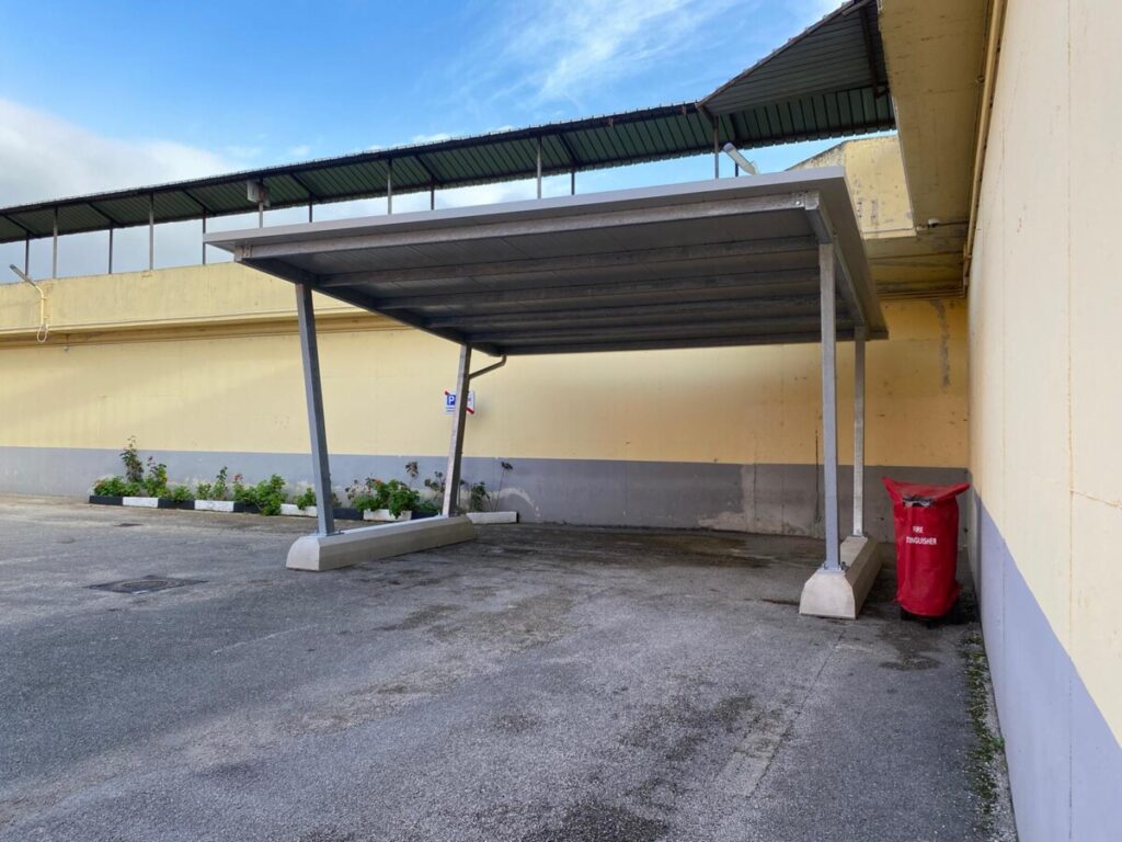 Pensilina fotovoltaica