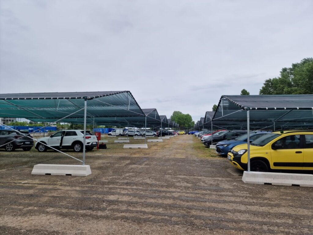 Strutture antigrandine per copertura parcheggio di grandi dimensioni antigrandine