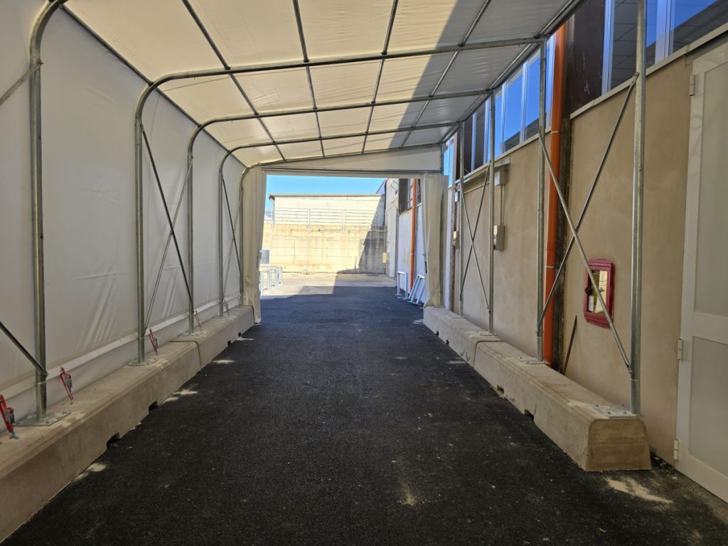 Novita comfa tecnoservice struttura box per ricarica muletti tunnel r muletti 1